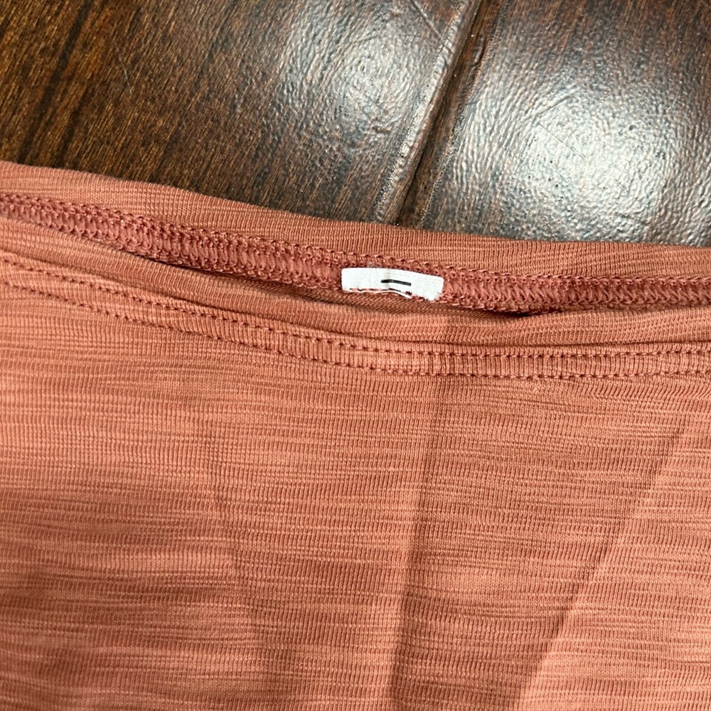 Lululemon Back In Action Long Sleeve Shirt
Size 10
Desert Sun - Picture 2 of 5